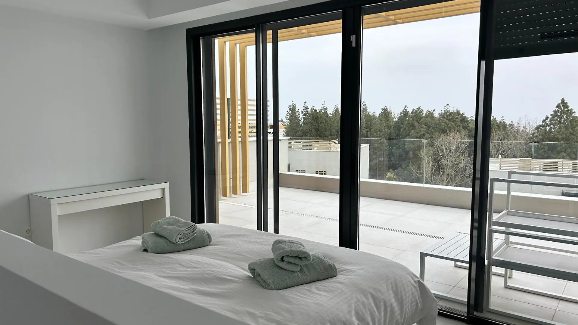 Spacious Beach House In Malaga-Cala De Mijas, Amazing See View, 3 Bedroom, Garden & Common Pool