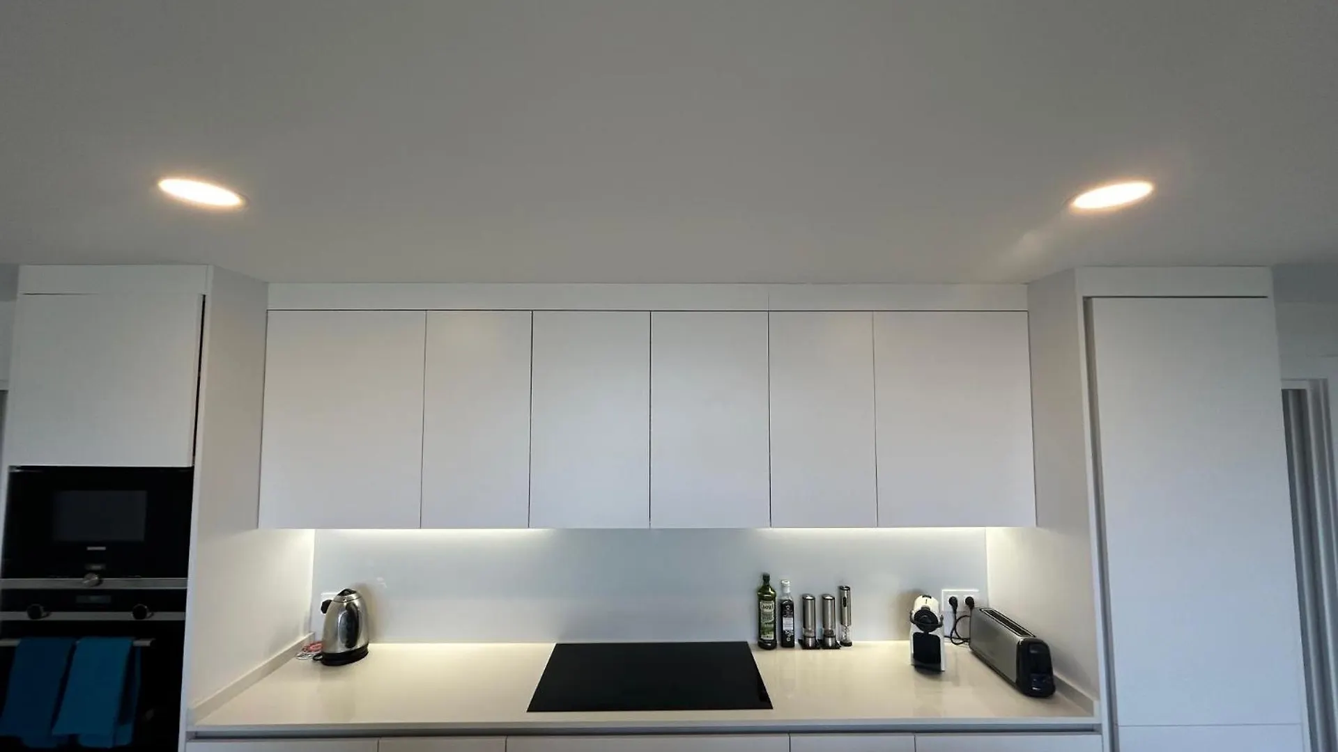 度假居 Spacious Beach House In Malaga-Cala De Mijas, Amazing See View, 3 Bedroom, Garden & Common Pool 西班牙