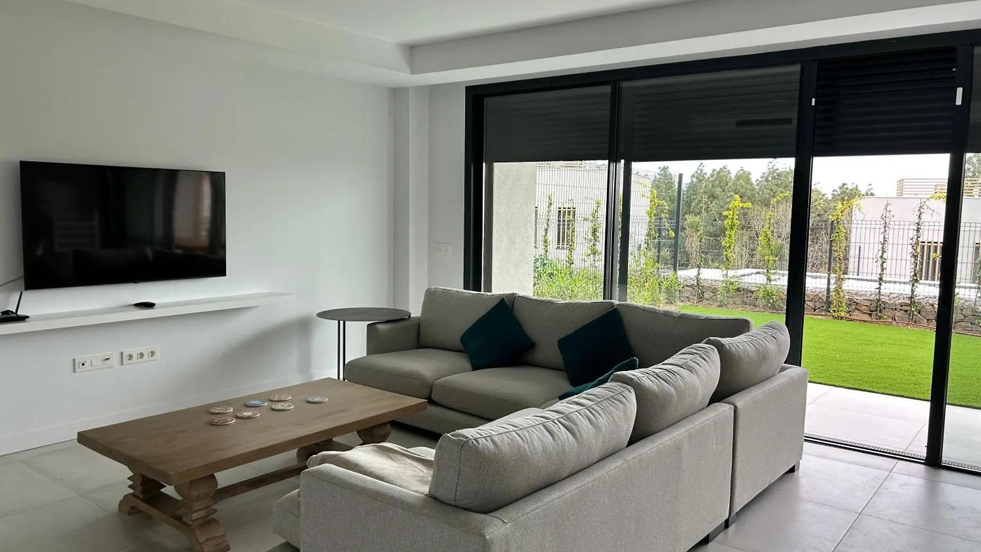 Casa vacanze Spacious Beach House In Malaga-Cala De Mijas, Amazing See View, 3 Bedroom, Garden & Common Pool