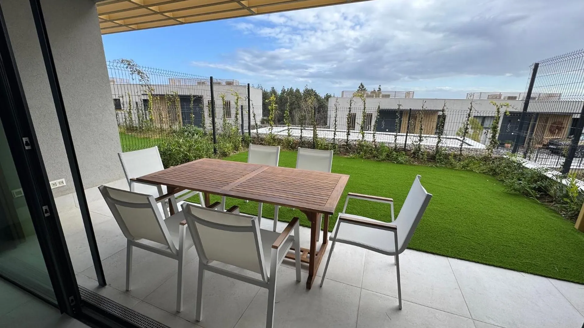 Spacious Beach House In Malaga-Cala De Mijas, Amazing See View, 3 Bedroom, Garden & Common Pool Casa vacanze